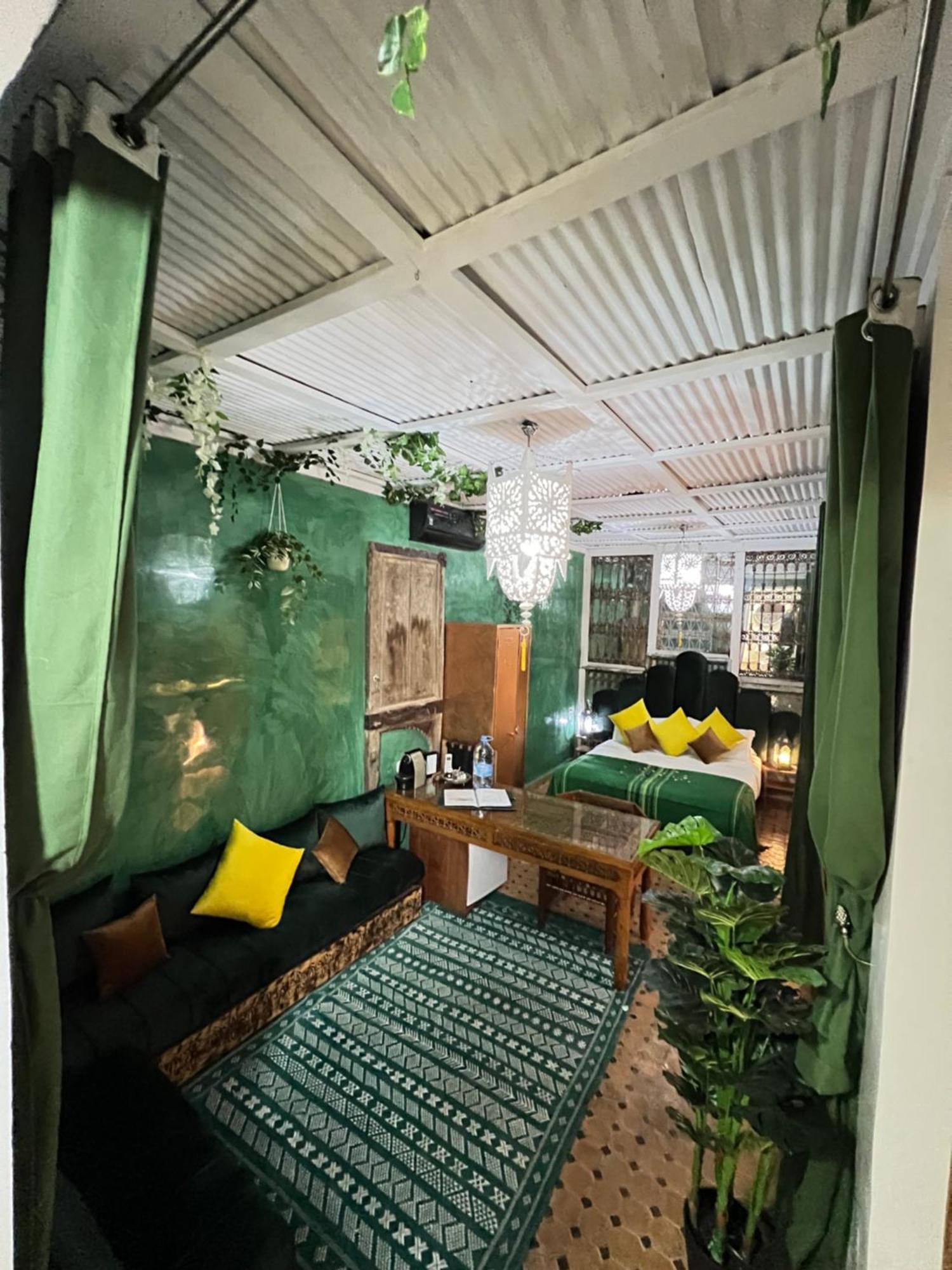 The Repose Hotel ซาเล ภายนอก รูปภาพ
